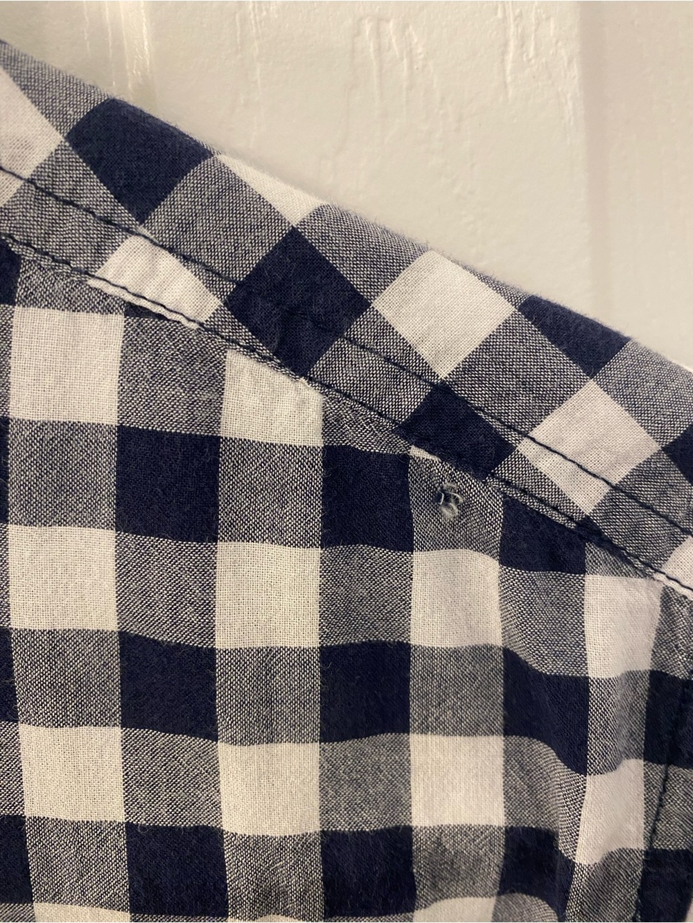 J. Crew Womens 100% Cotton Navy and White Gingham Button-Down - Picture 4 of 4